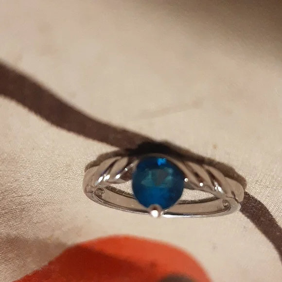 Ring - Picture 2 of 4